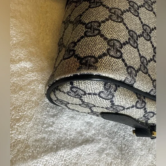 🚨SOLD🚨Gucci Vintage GG Monogram Supreme Sherry Web Ophidia Camera Shoulder Bag. - Picture 9 of 16